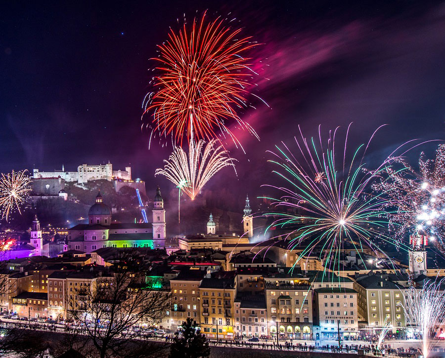 Silvester-Feuerwerk im Salzburg